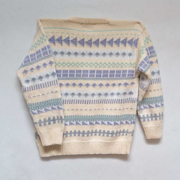 Nomadic Traders  long sleeve women's sweater size M - Like new - Picture 2 of 3